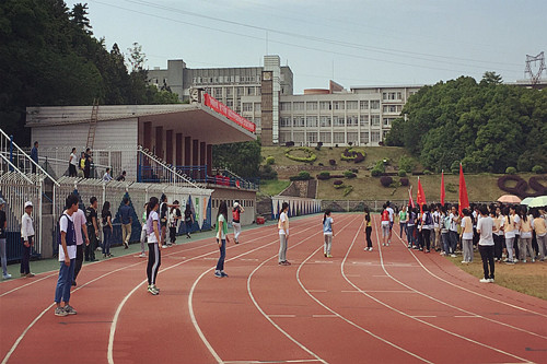 湘潭大学外国语学院第七届班团支部五四万米接力赛1
